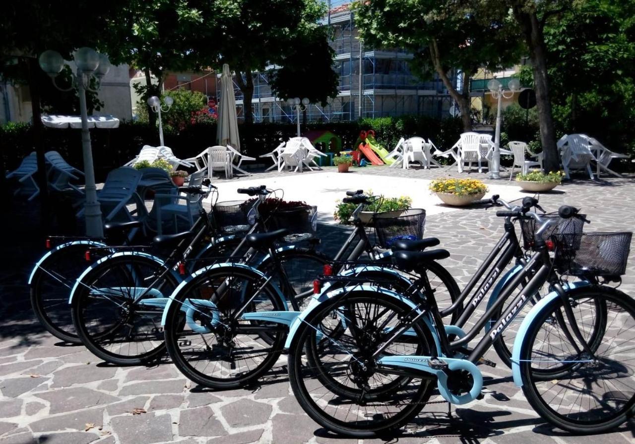 Hotel Garden B&B マロッタ エクステリア 写真