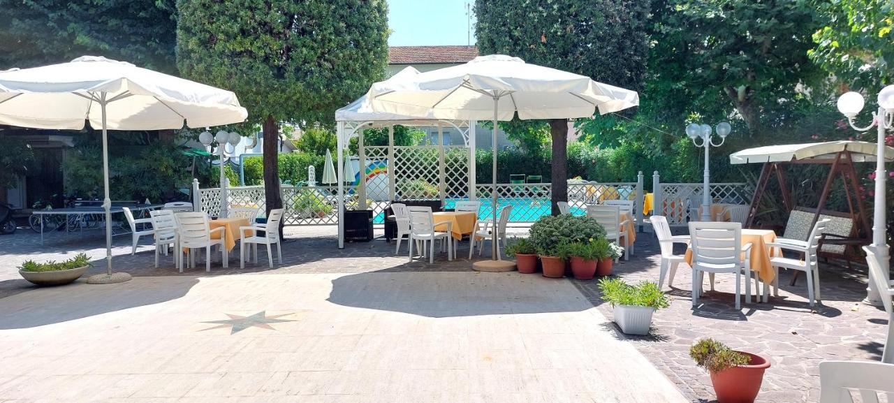 Hotel Garden B&B マロッタ エクステリア 写真