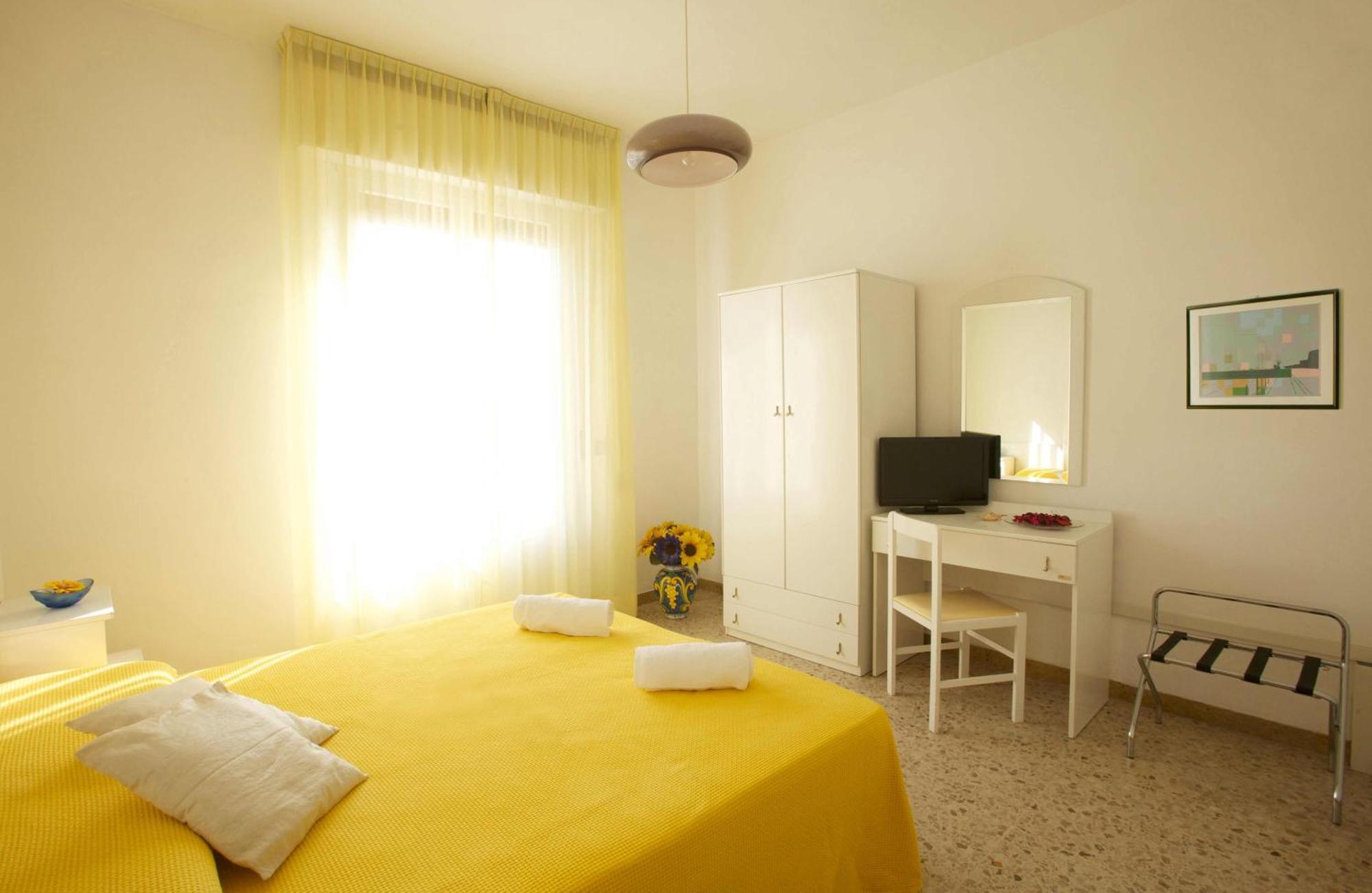 Hotel Garden B&B マロッタ エクステリア 写真